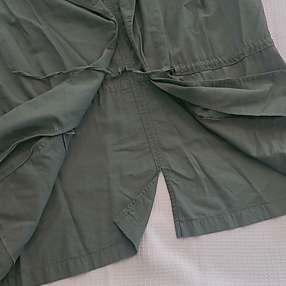 Collared Utility Vest with Pockets - Picture 5 of 9